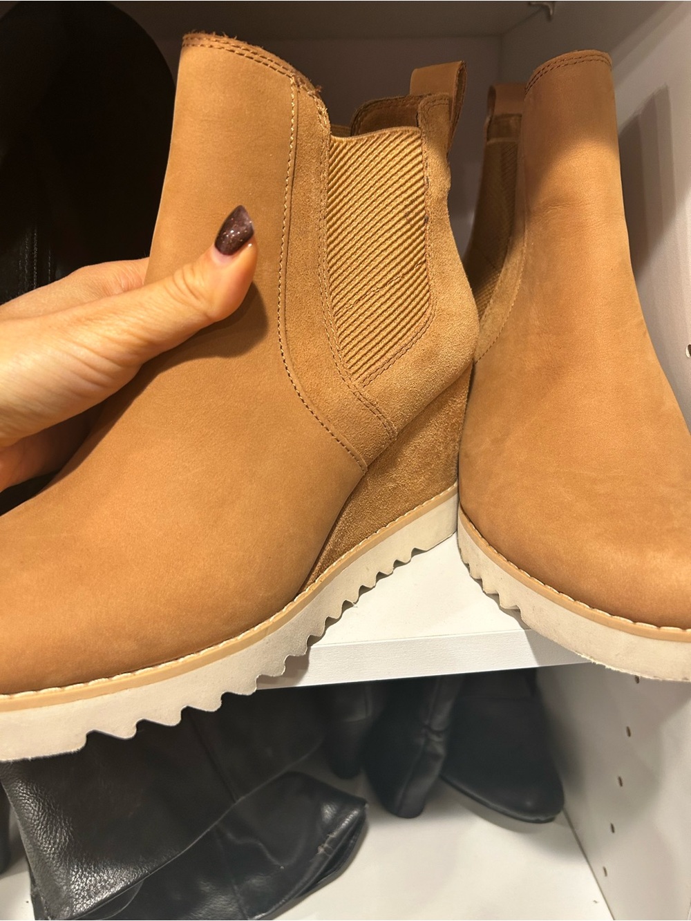 Toms Womens Tan Suede Chelsea Wedge Booties